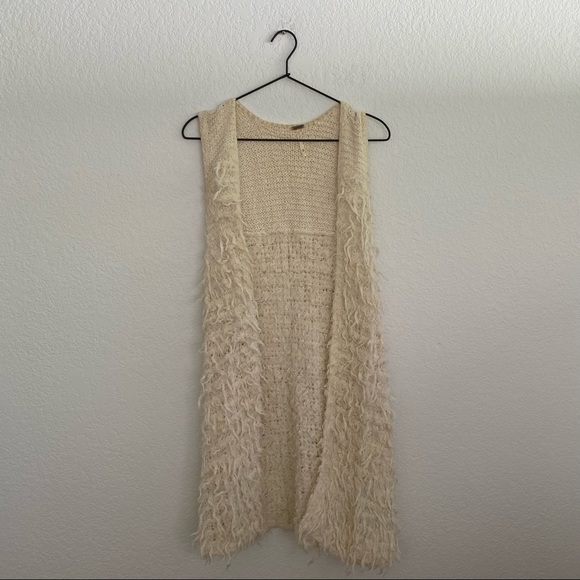 Free People Jackets & Blazers - FREE PEOPLE Women’s XS Cream Sleeveless Crotchet Long Vest